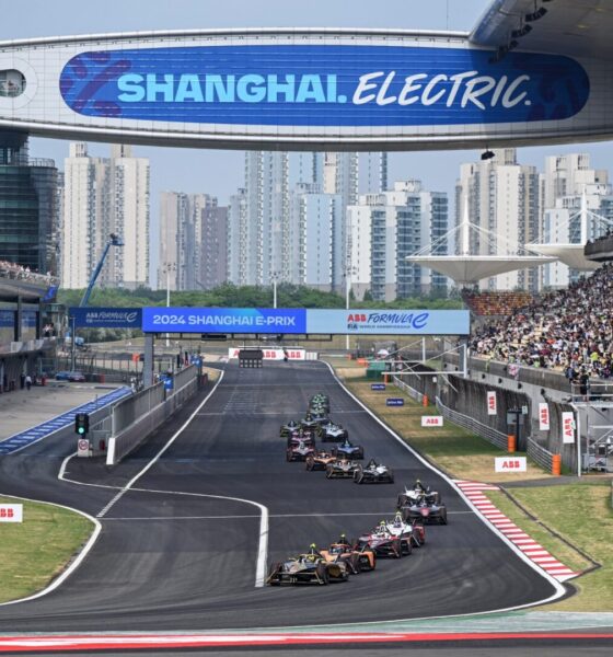 Stoffel Vandoorne, DS Penske, DS E-Tense FE23, leads Jake Hughes, NEOM McLaren Formula E Team, e-4ORCE 04, and Antonio Felix da Costa, TAG Heuer Porsche Formula E Team, Porsche 99X Electric Gen3